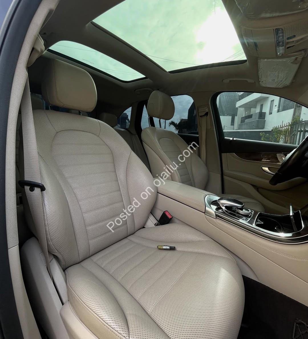 Luxury 2016 GLC300 4Matic – Panoramic Roof & 360° Camera