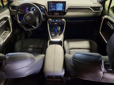 Toyota RAV4 XSE: Imported