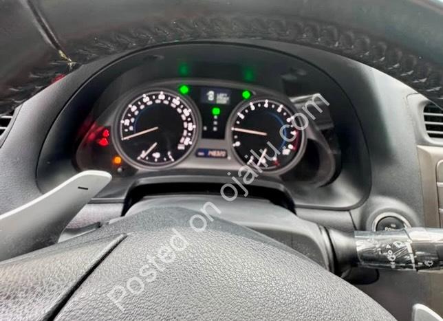 2010 Lexus IS250: Luxury Ride, Pristine & Ready