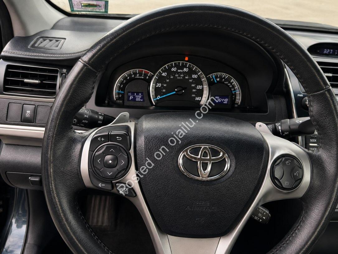 2013 Toyota Camry: Smooth, Clean & Ready to Drive