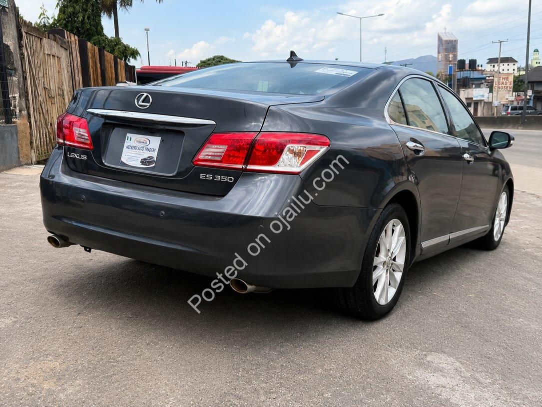 2010 Lexus ES 350: Luxury, Fully Cleared