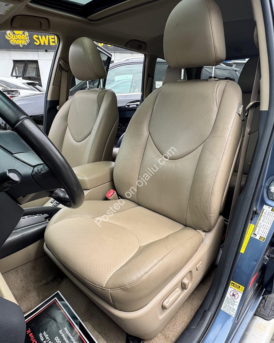 Own the Road in Luxury: 2012 RAV4 Limited—₦15.99m!