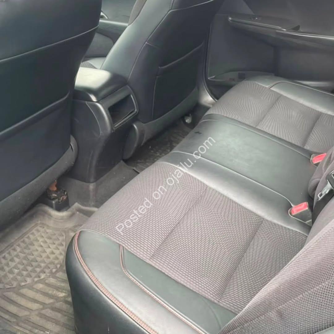 2016 Camry SE – Clean Import, Duty Paid!