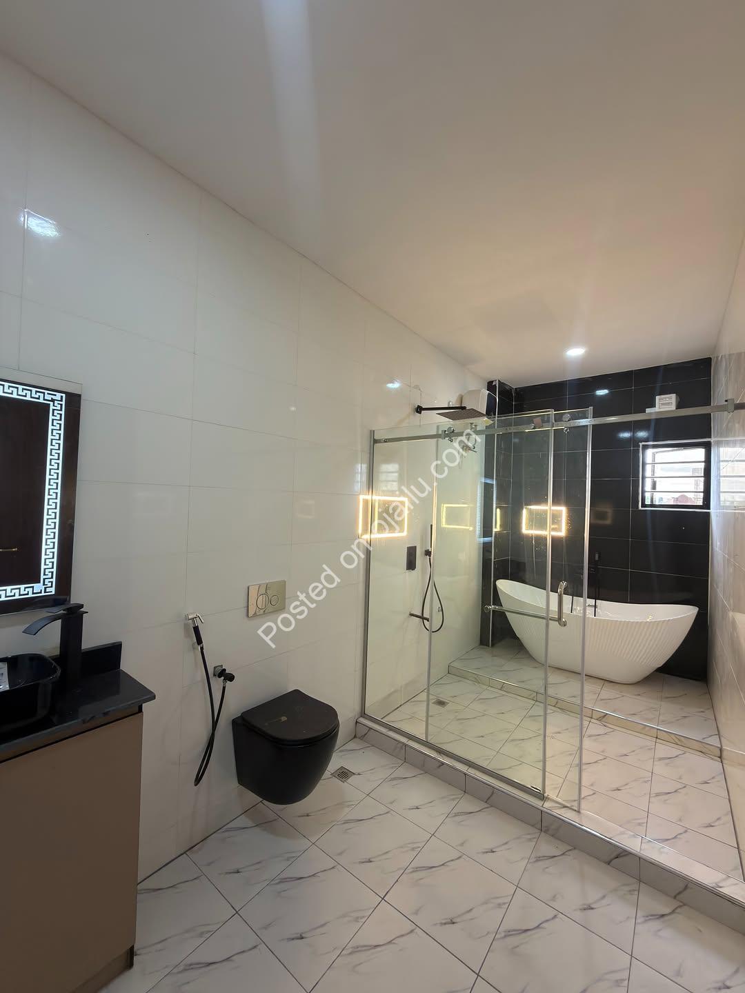 5-Bed Ensuite Duplex in Gated Centenary City