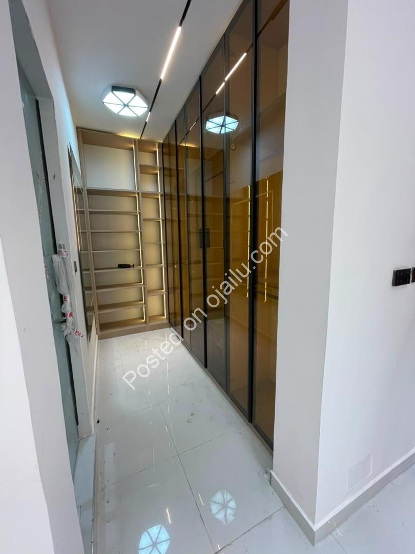 5-Bed Chevron Duplex: Pool, Cinema & CofO Ready