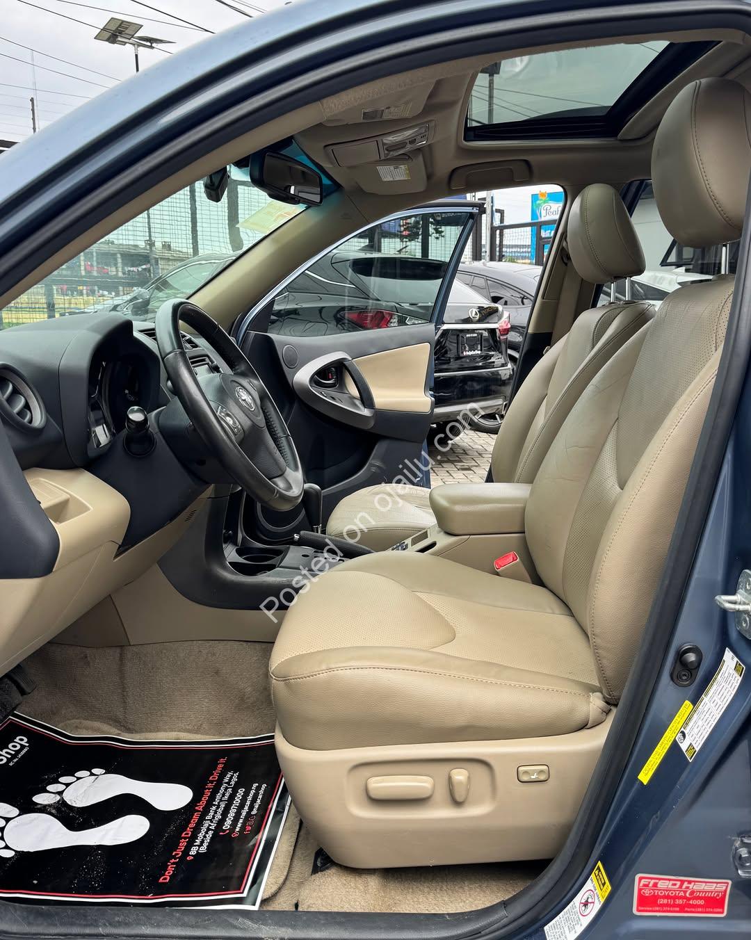Own the Road in Luxury: 2012 RAV4 Limited—₦15.99m!