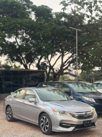 2016 Honda Accord EX-L | Luxury Sunroof Ride