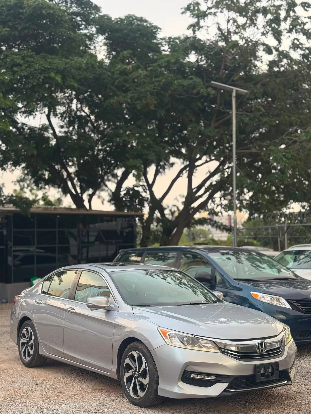 2016 Honda Accord EX-L | Luxury Sunroof Ride