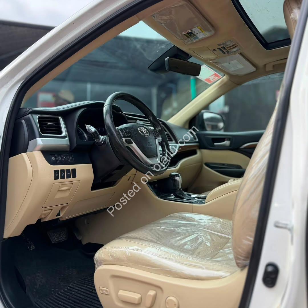 2017 Toyota Highlander Fully Loaded | Pristine