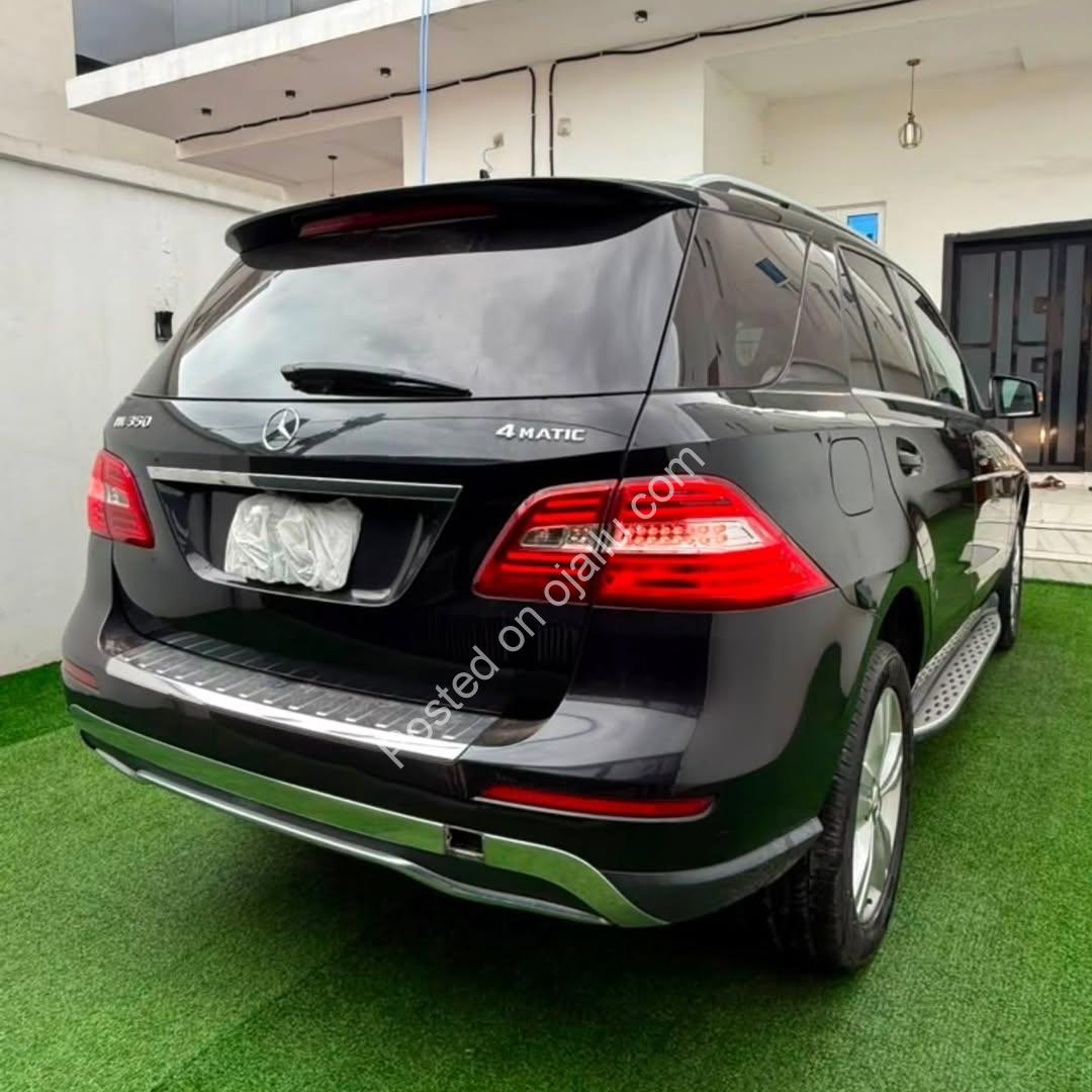 2012 ML350: Panoramic Luxury, Fullest Options!
