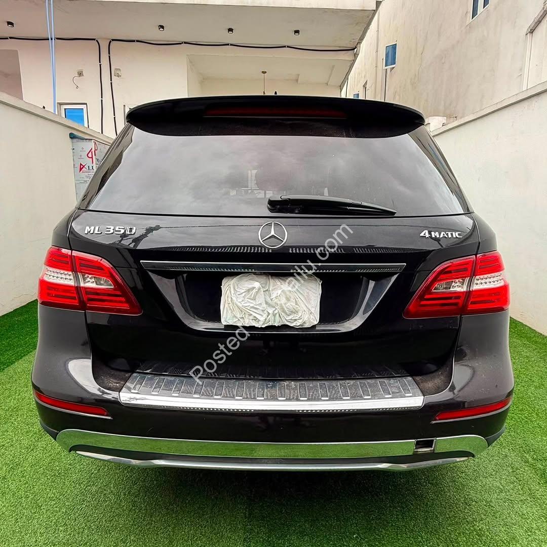 2012 ML350: Panoramic Luxury, Fullest Options!