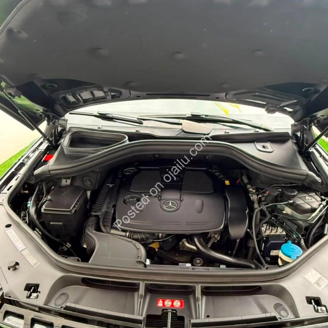 2012 ML350: Panoramic Luxury, Fullest Options!