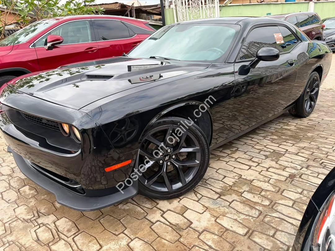 2019 Dodge Challenger – Pristine Foreign Used!
