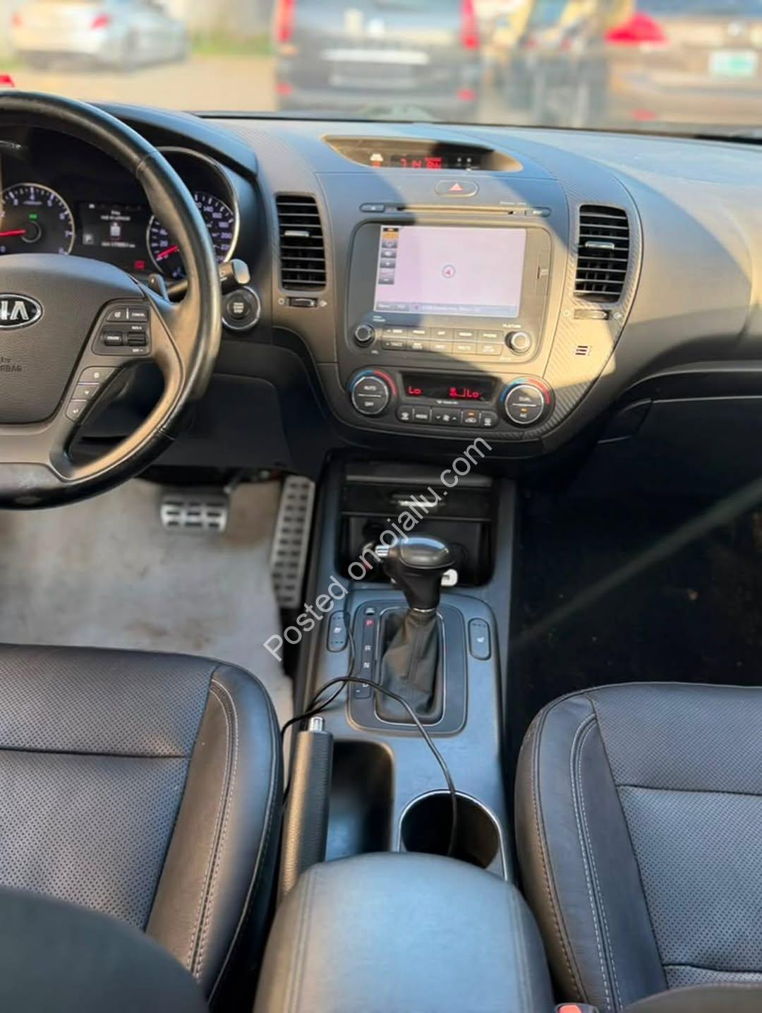2015 Kia Forte EX: Sunroof & Leather, Abuja