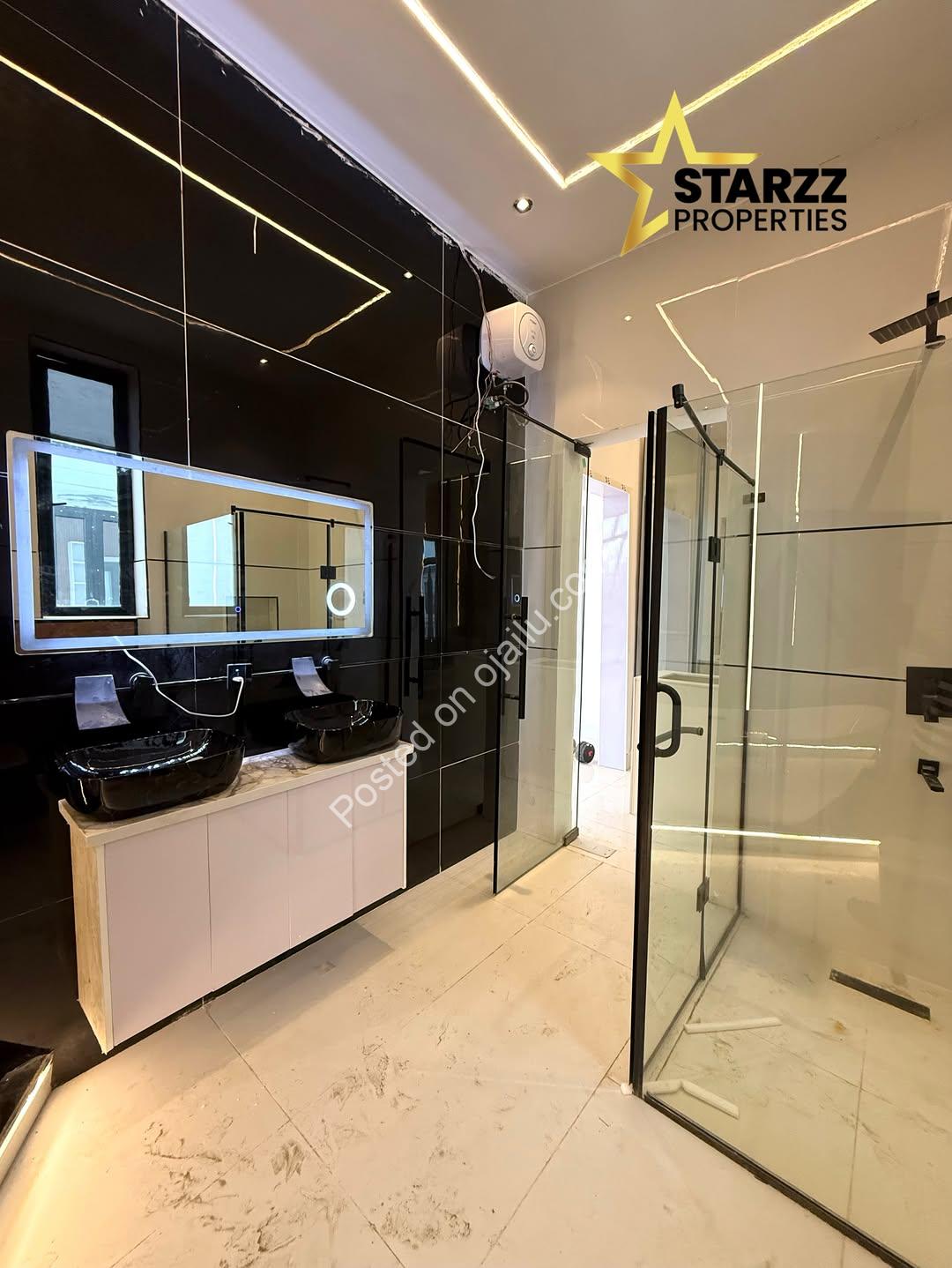 Your Private 5-Bed Escape: Poolside Luxury in Ajah