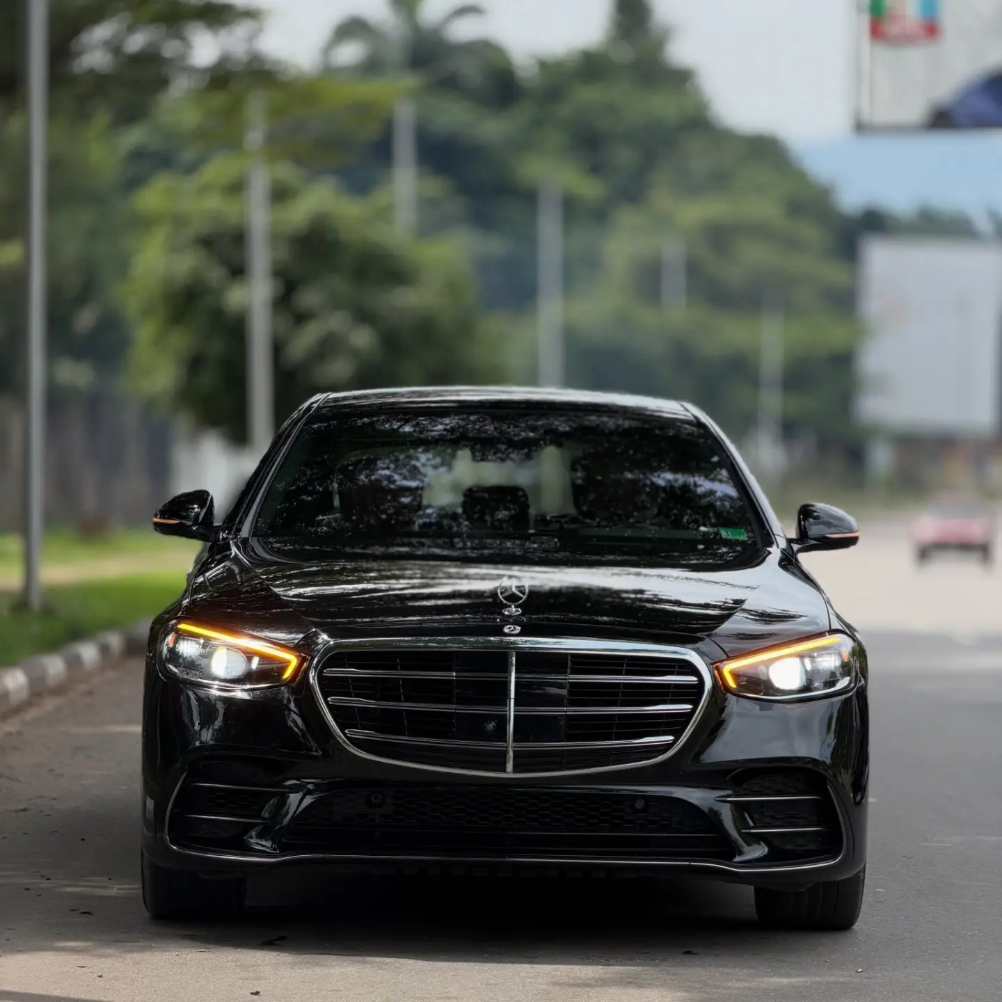 Executive Luxury: 2023 S580, 25K Miles