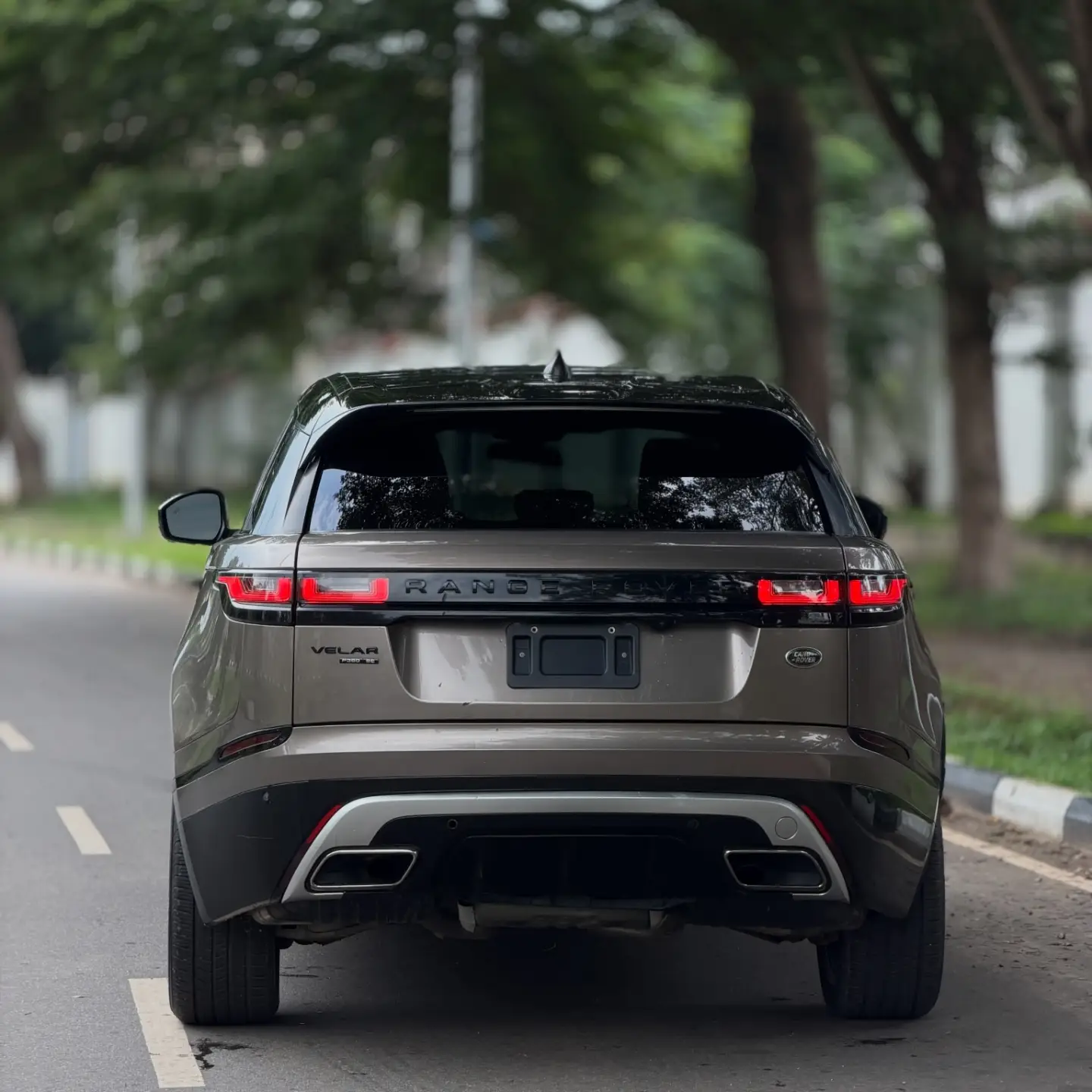 **Supercharged Style & Luxury: 2019 Velar P380**