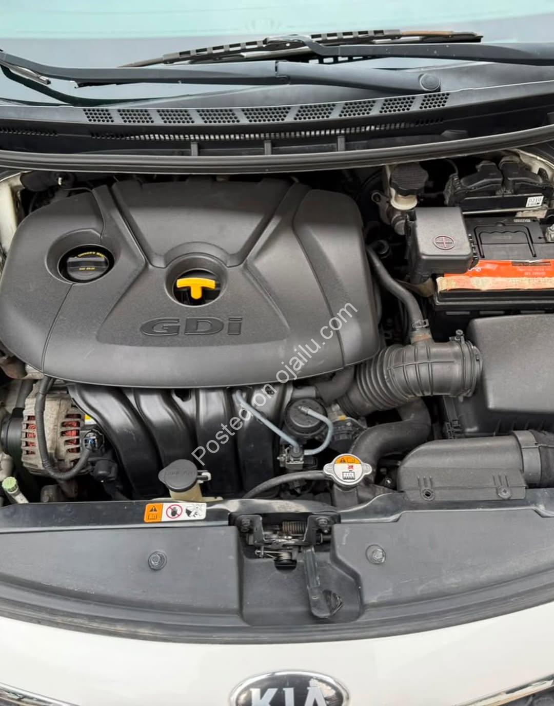 2015 Kia Forte5: Sunroof & Leather, Duty Paid
