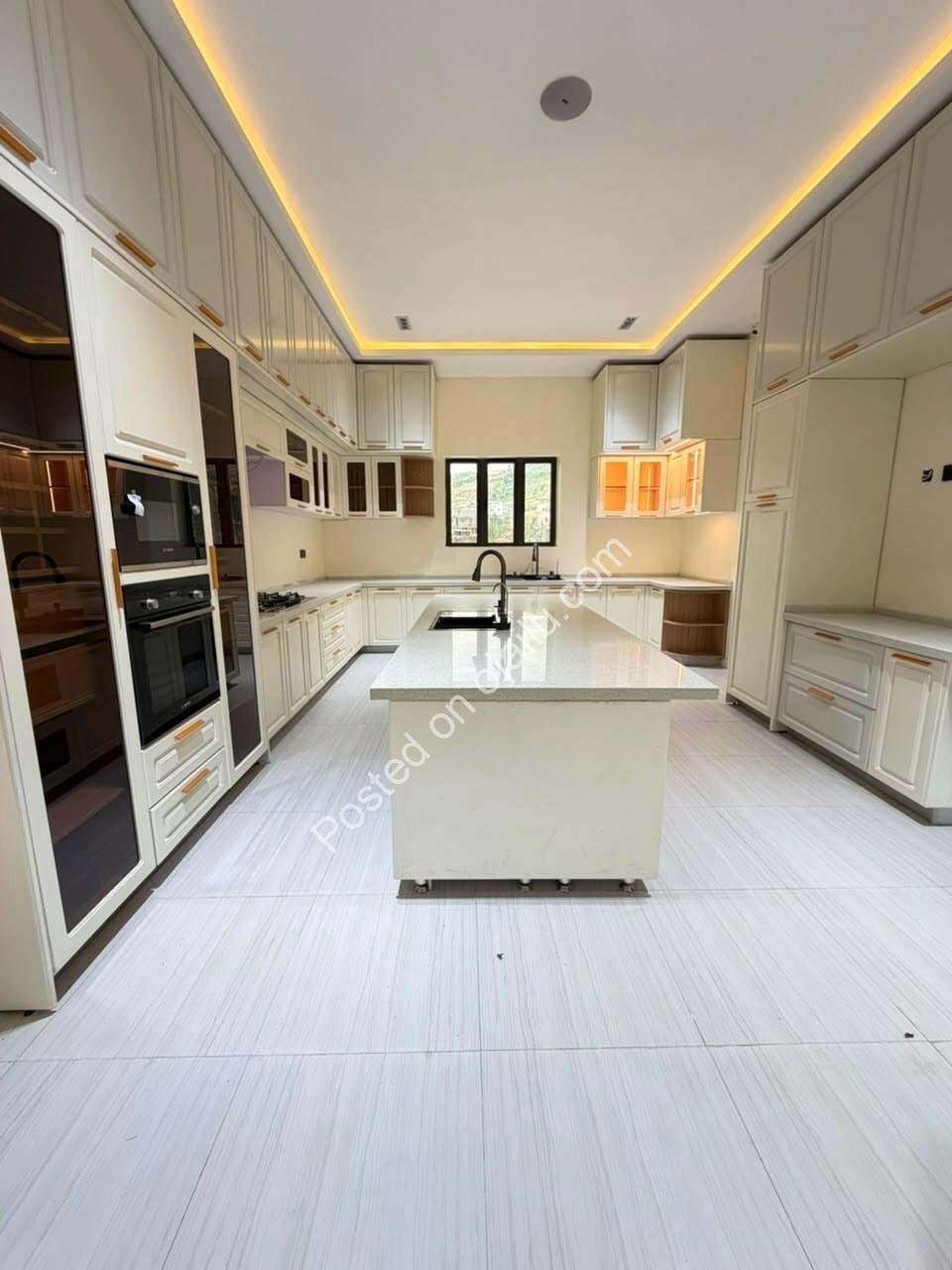 **Katampe Magnificence: Furnished 6-Ensuite Duplex**