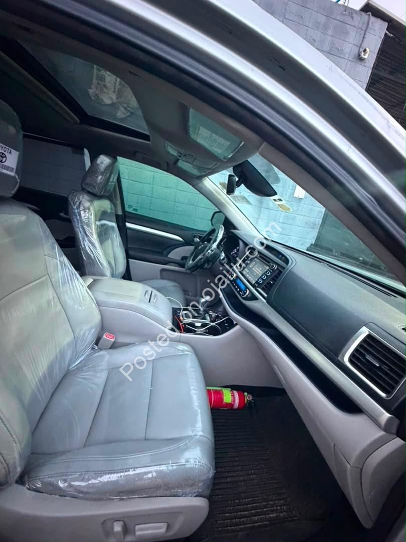 2017 Toyota Highlander: Luxury SUV, Priced to Sell!
