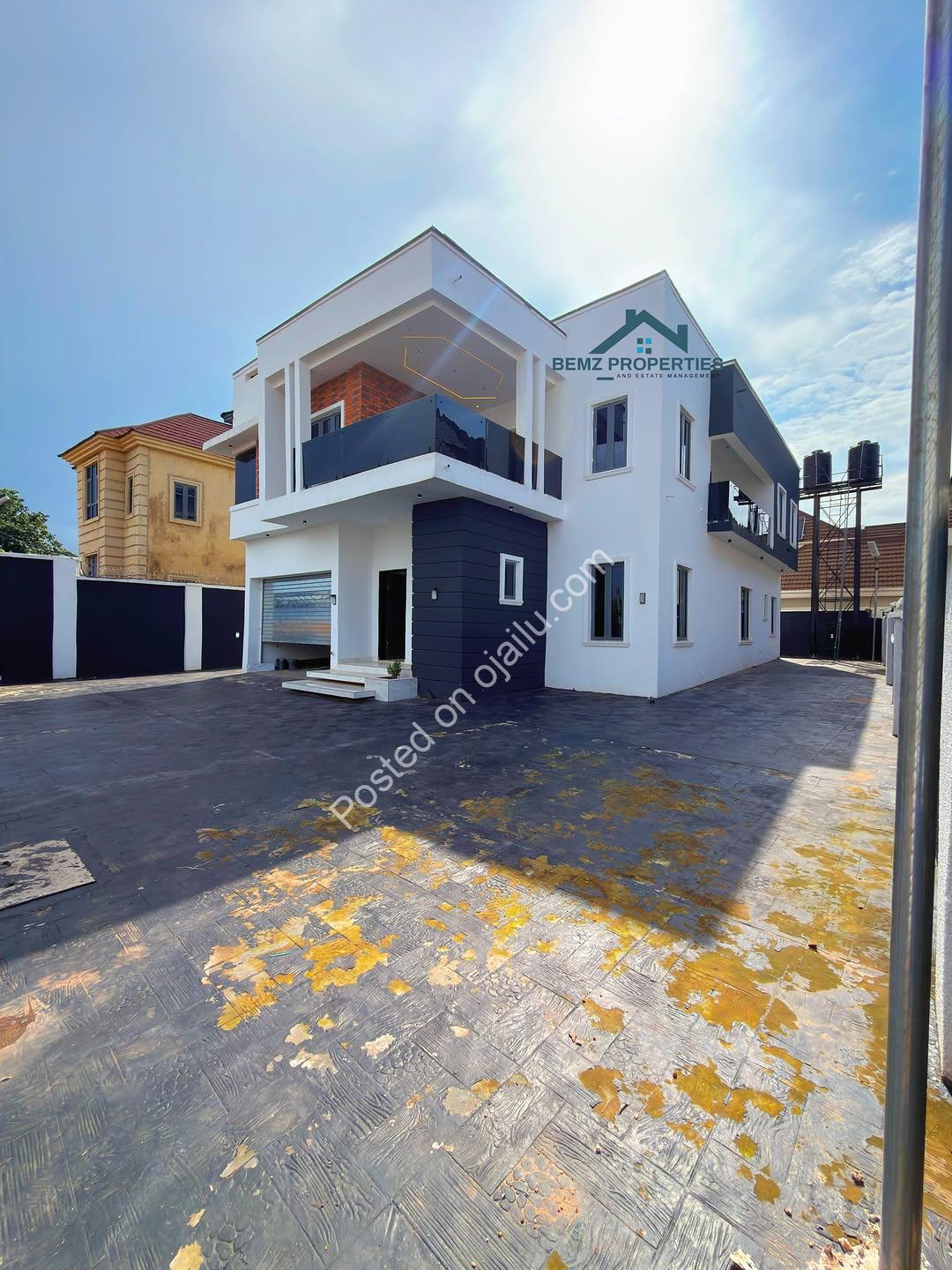 5-Bed Ensuite Duplex in Secure Enugu Estate