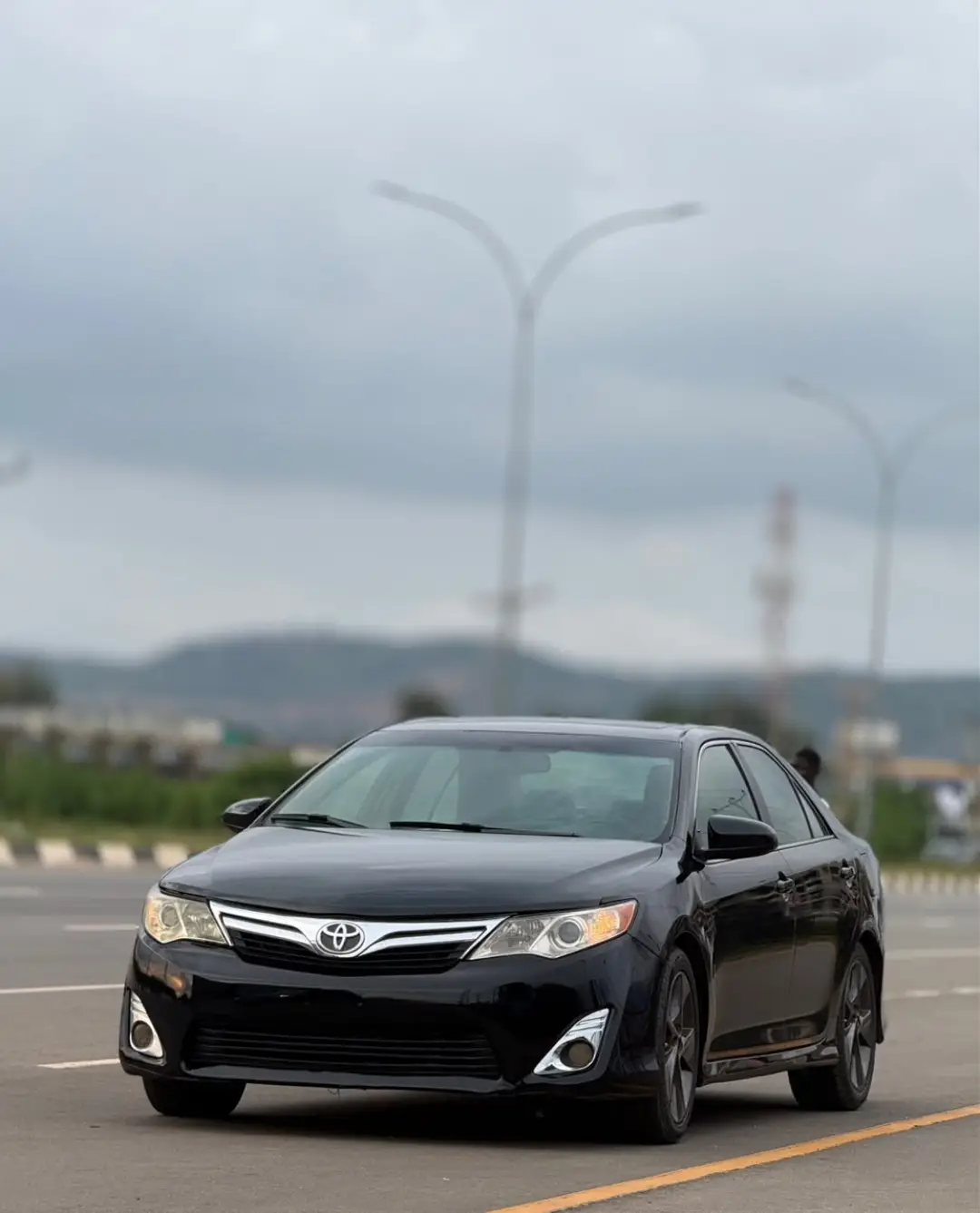 2012 Camry V6: Keyless & Duty Paid!