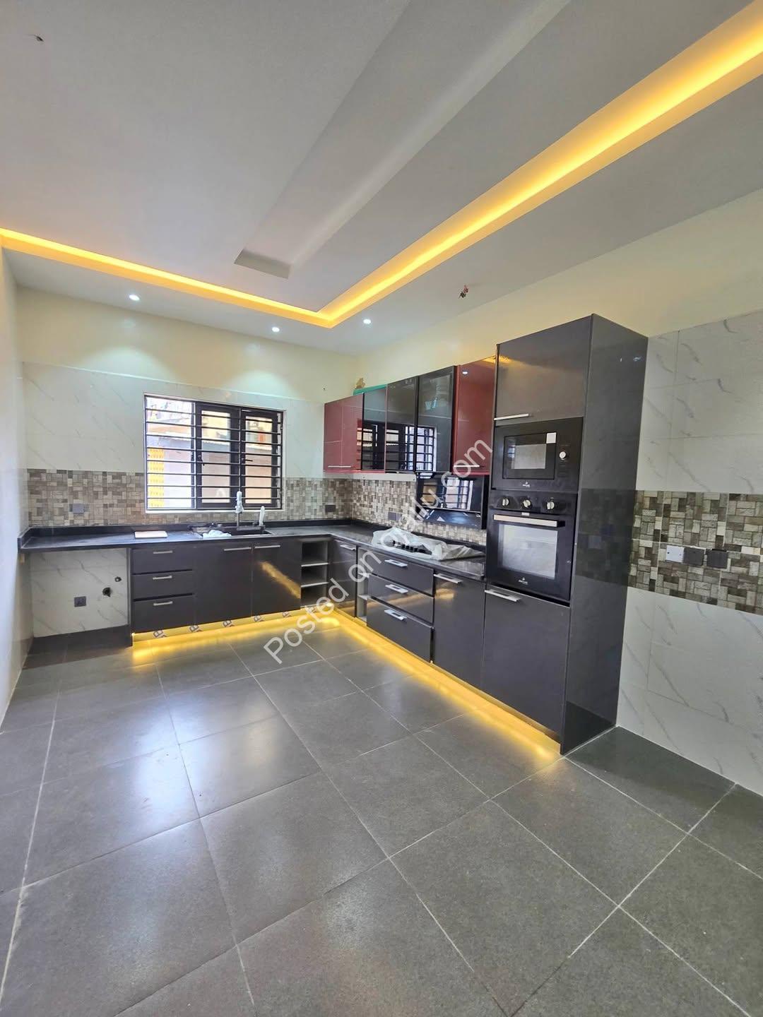 3BR All-Ensuite Haven w/ Inverter & High Ceilings