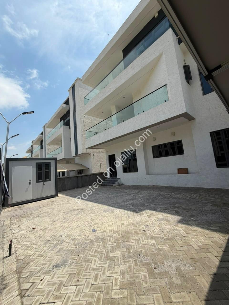 **Katampe Magnificence: Furnished 6-Ensuite Duplex**
