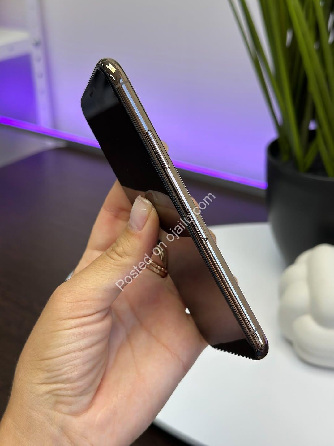 Premium iPhone 11 Pro 256GB, 67% Battery, Pristine!