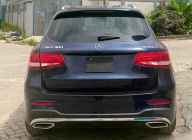 2024 Mercedes GLC300: Clean Luxury