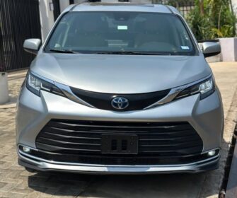 2021 Toyota Sienna XLE: Pristine Luxury Minivan