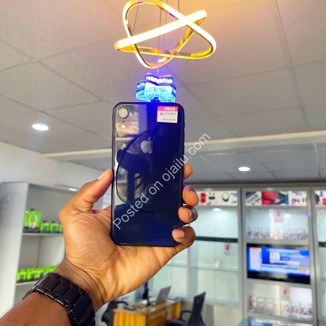 iPhone XR Deal: 90%+ Battery + 2-Week Perks