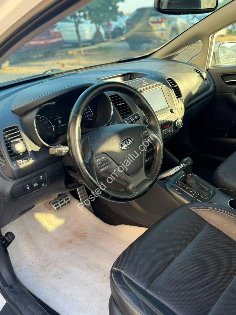 2015 Kia Forte EX: Sunroof & Leather, Abuja