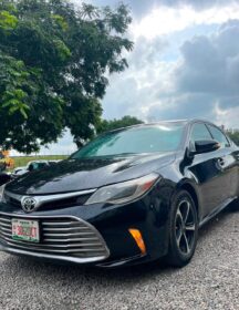 2016-Style Avalon XLE – Loaded & Pristine
