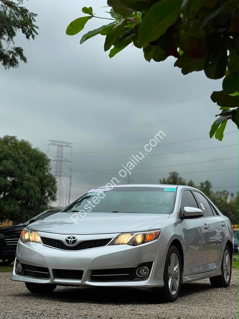 Mint 2014 Toyota Camry SE – Paddle Shift, Loaded & Duty-Paid