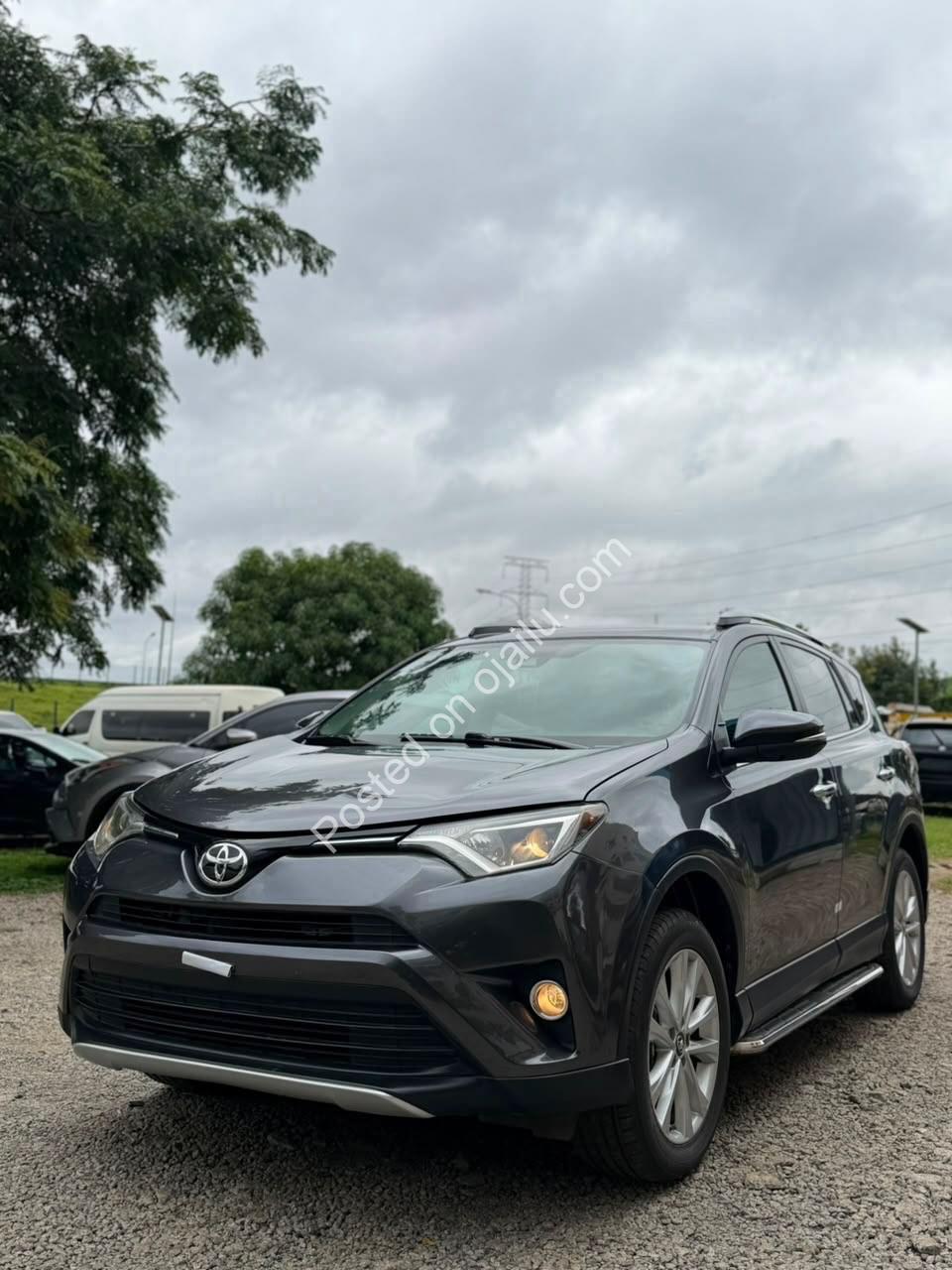 2018 Toyota RAV4 Limited – 360° Cam & Sunroof!