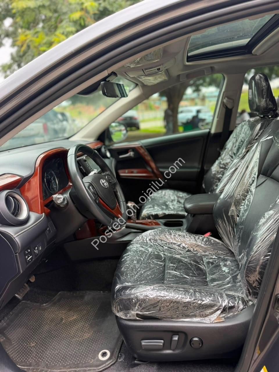 2018 Toyota RAV4 Limited – 360° Cam & Sunroof!