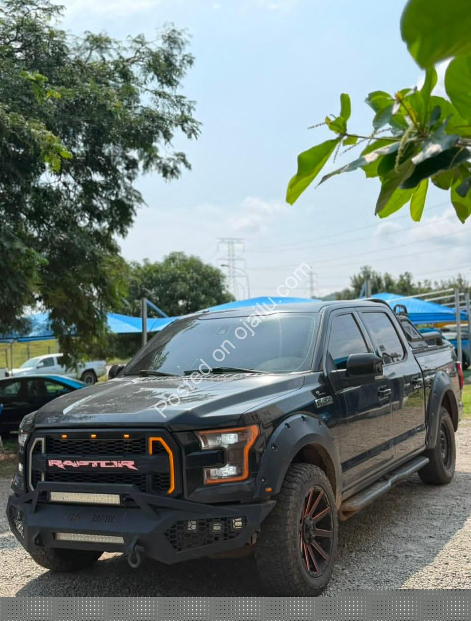 2015 Ford F150 Raptor – Luxury & Power, N38M