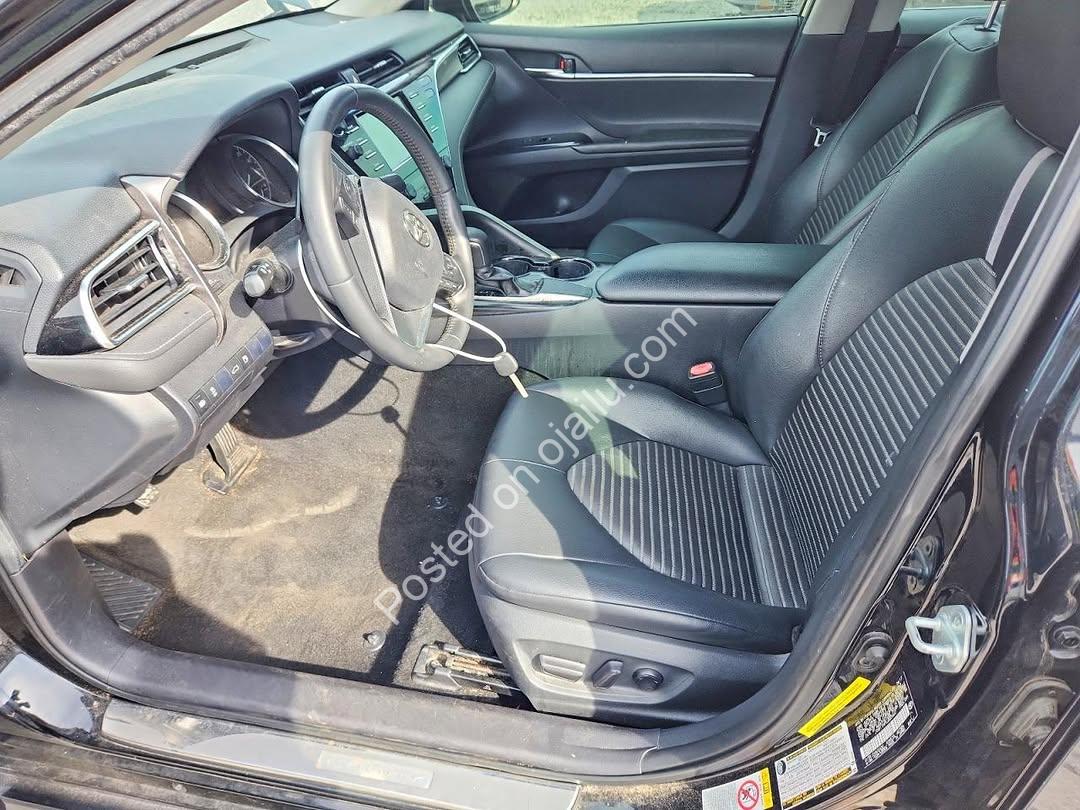 Toyota Camry SE: Smooth Drive, Zero Stress