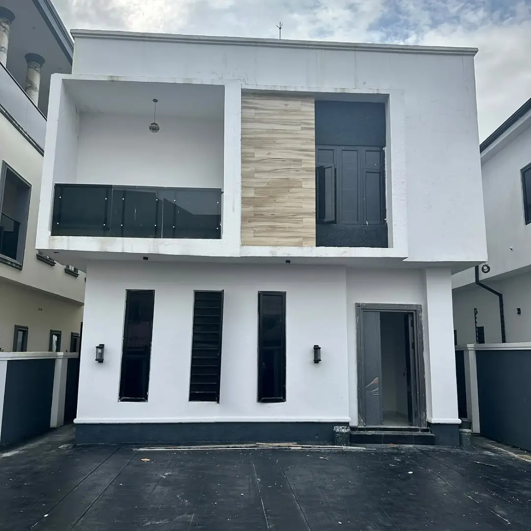 Own Port Harcourt’s Finest: 4 Ensuite Bedrooms in Secure Akwaka!