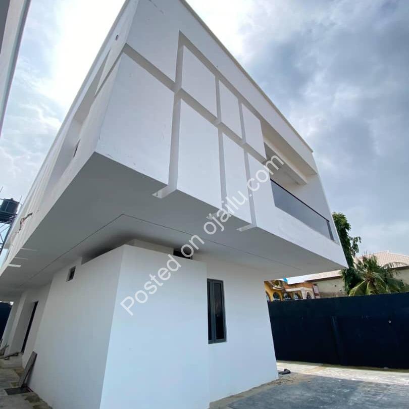 Your Oasis Awaits in Lekki: 5-Bed Duplex + Pool