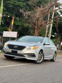 Sunroof Luxury: 2016 Hyundai Sonata Limited