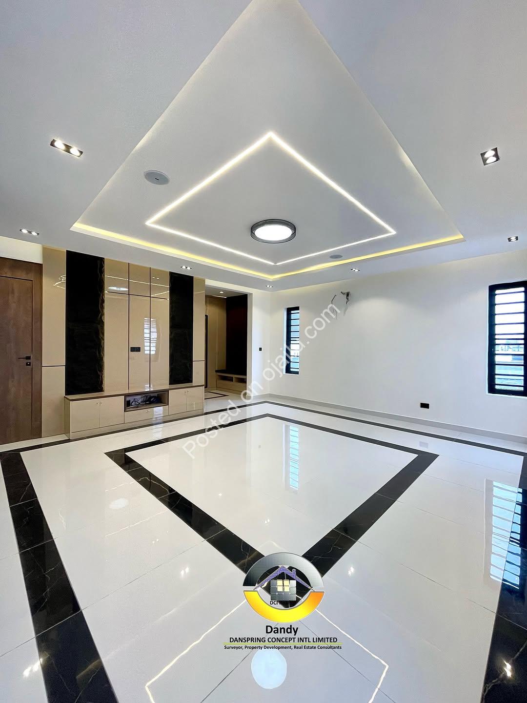 5-Bed Smart Home in Chevron: N650M