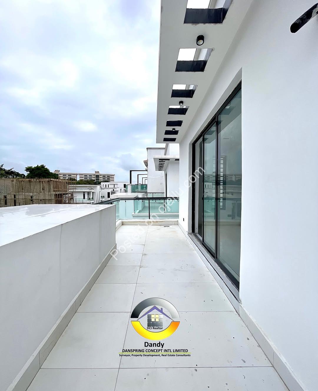 Stunning 5-Bed Duplex with Private Cinema & Rooftop in Chevron