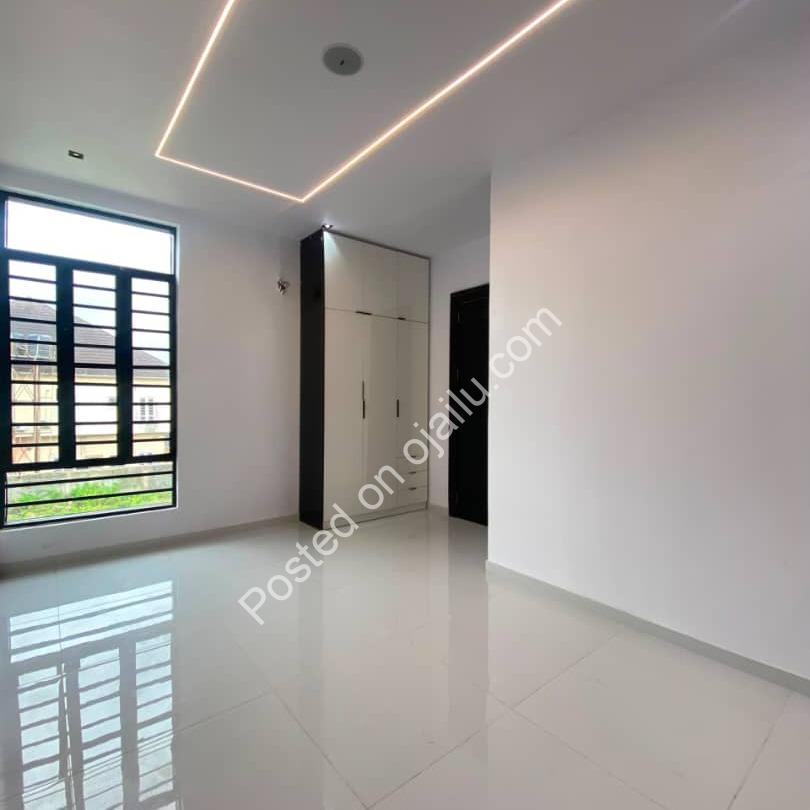5-Bed Detached Gem w/ Pool in Ologolo