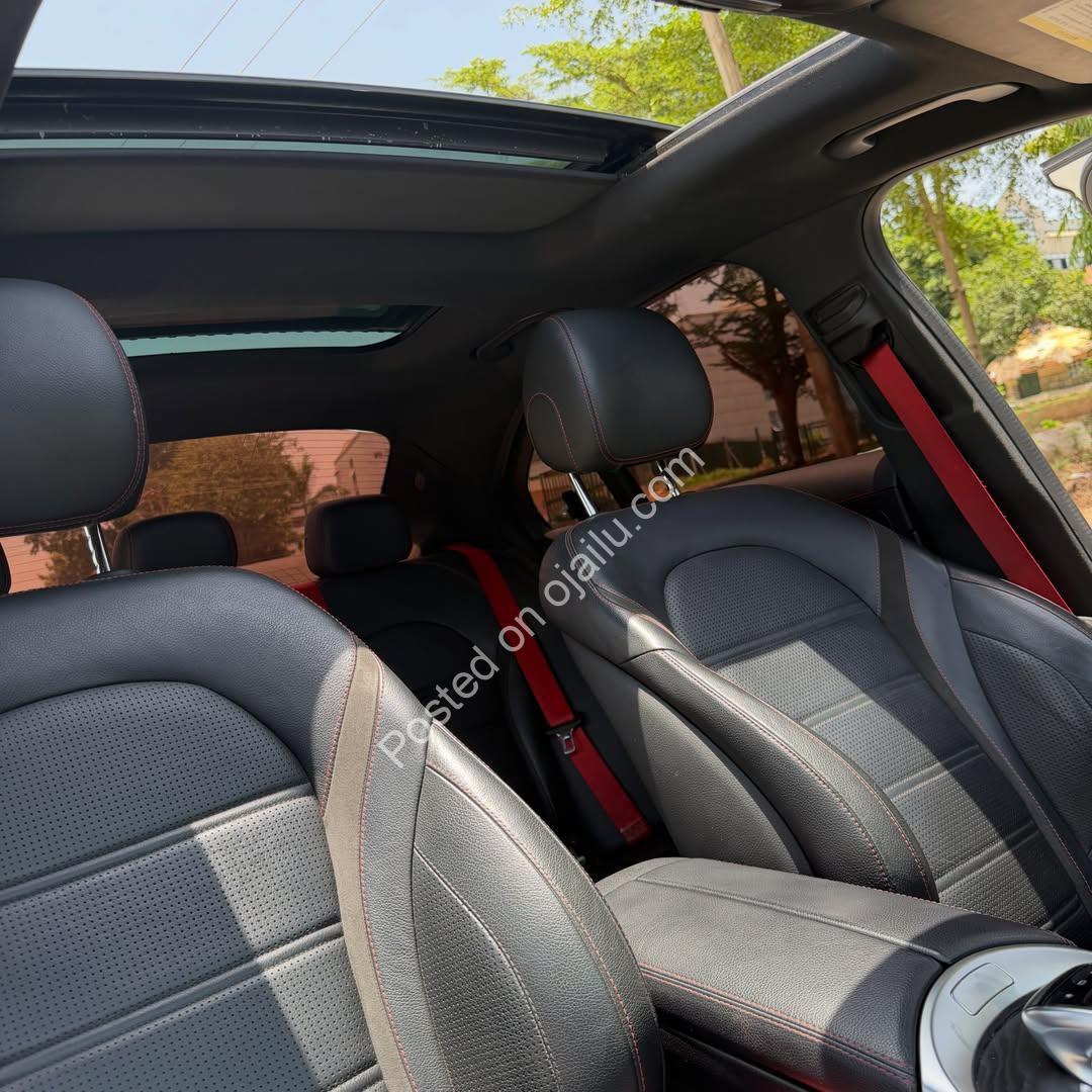 2016 Mercedes C450: Panoramic Roof, Keyless, Clean!