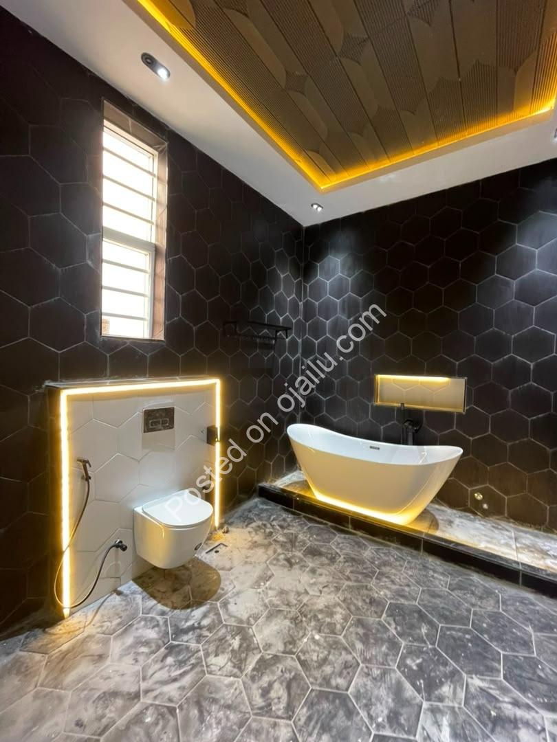 5-Bed Chevron Duplex: Pool, Cinema & CofO Ready