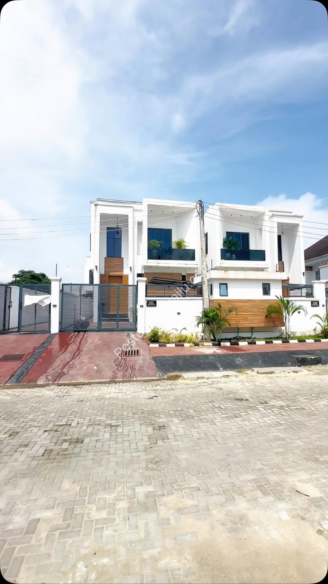 New 5-Bed Chevron Haven WithPool & Gym