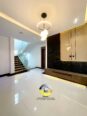 5-Bed Smart Home in Chevron: N650M