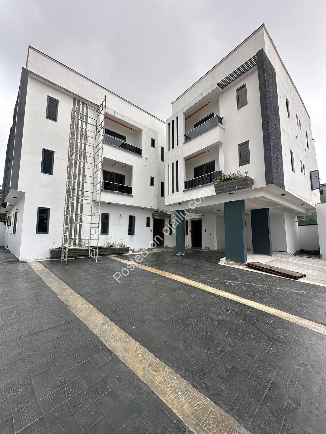 2-Bed Ensuite Short-Let Goldmine in Ikate Lekki